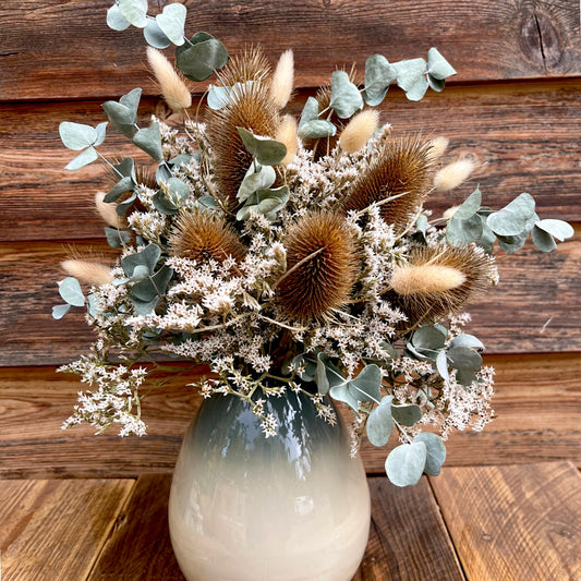 Lukas – Winterstrauß aus Eukalyptus & Blüten