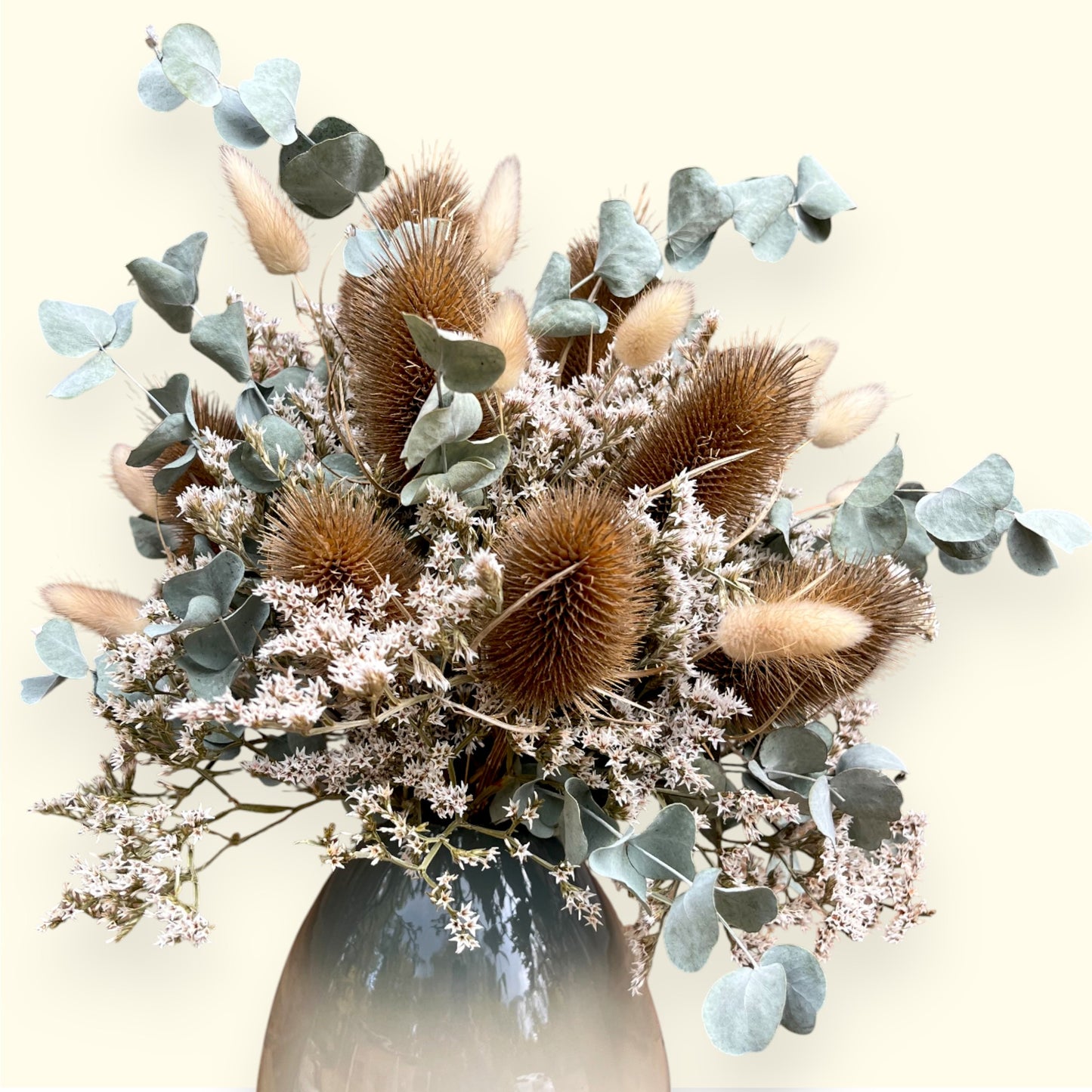 Lukas – Winterstrauß aus Eukalyptus & Blüten