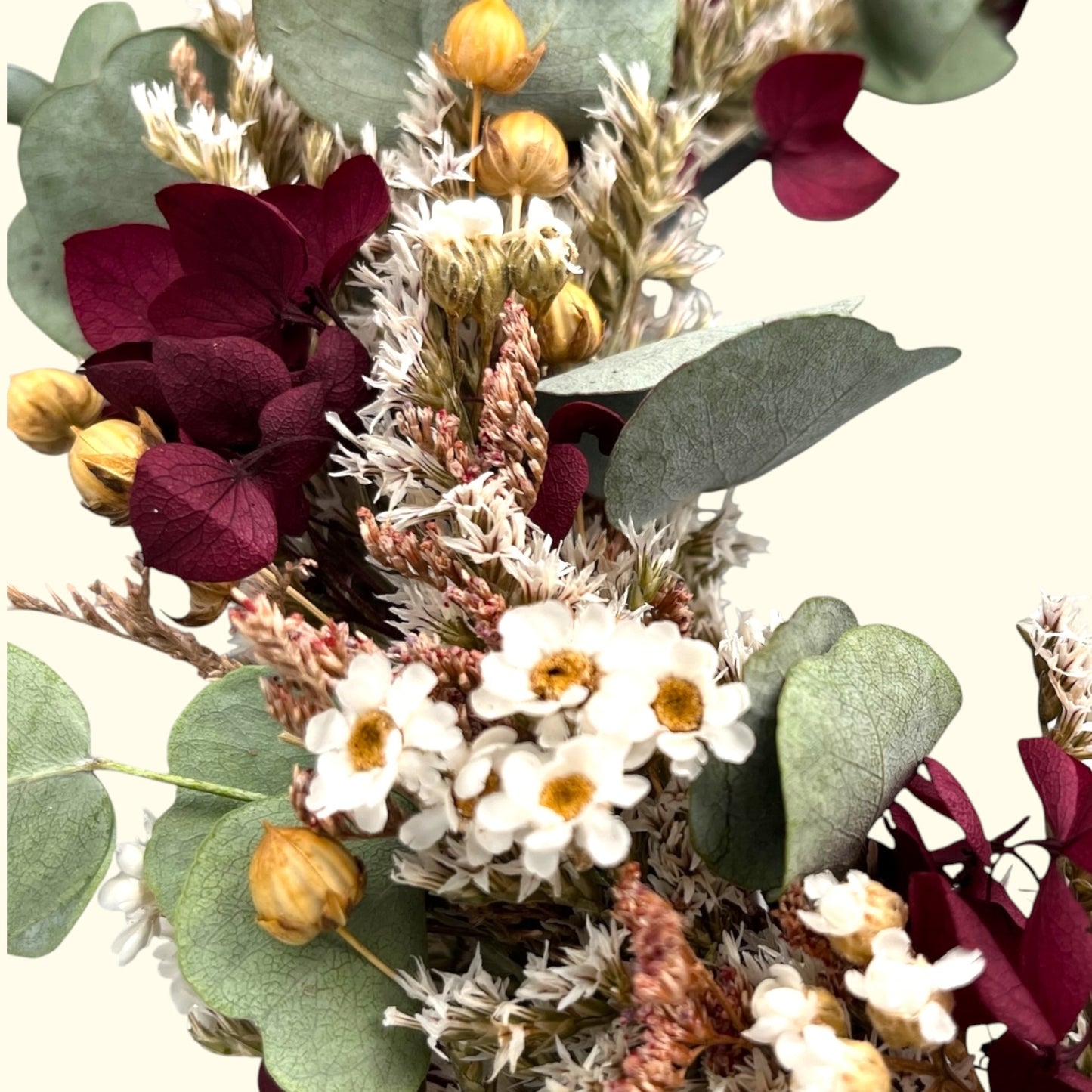 Blütenkranz Emily – Handgebunden mit Eukalyptus & Blüten