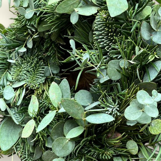 Eukalyptuskranz Viola – Frische Winterdeko aus der Gärtnerey