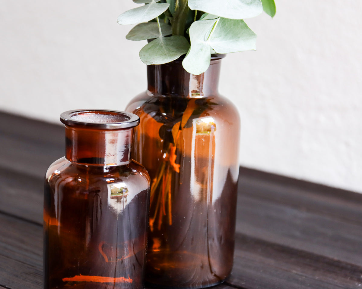 Apothekergläser 2er-Set – Braune Glasflaschen mit Stopfen für Deko & Eukalyptus