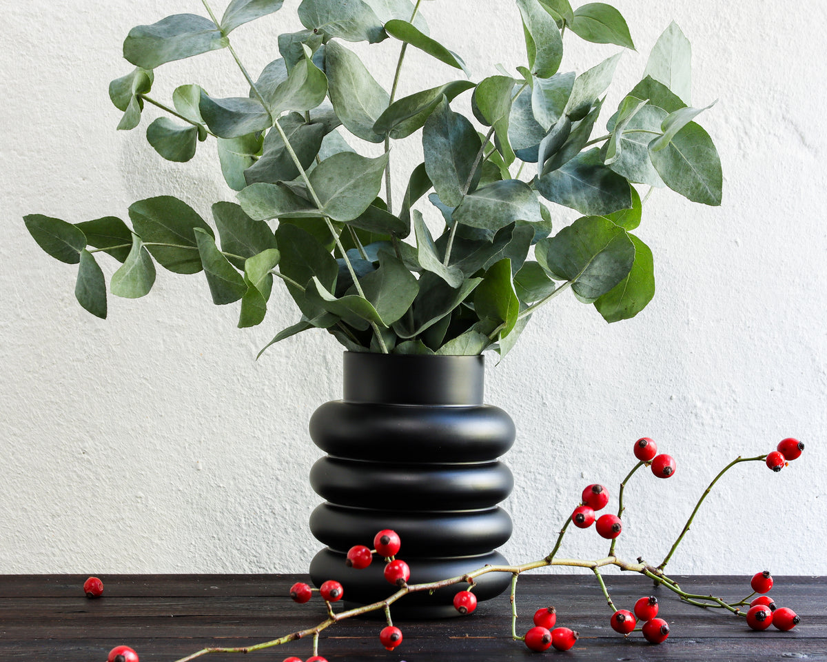 Schwarze Vase Erik, 20 cm – gestufte Glasvase