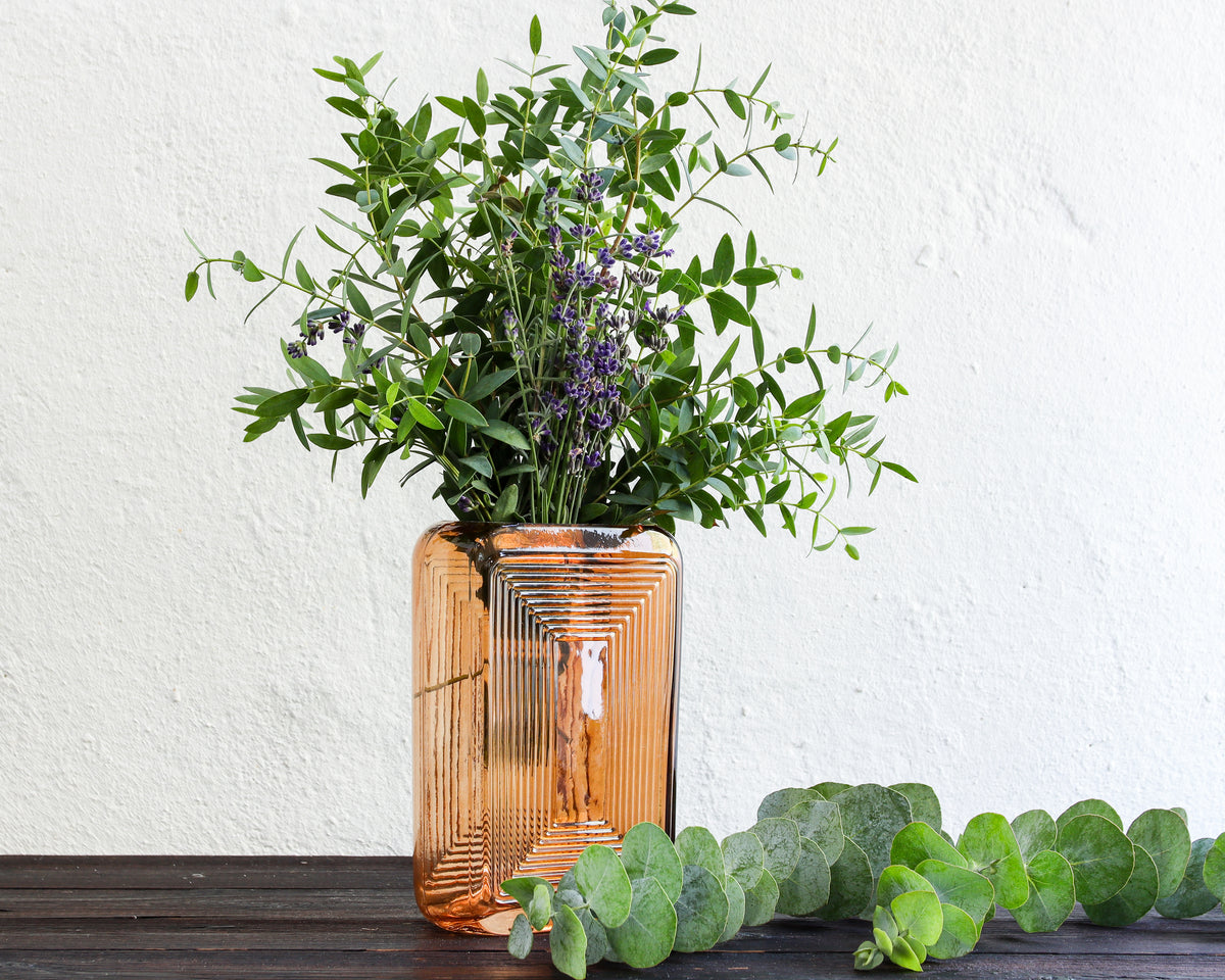 Glasvase Ingmar – Rechteckige Amber-Vase (20 cm) im 70er-Design